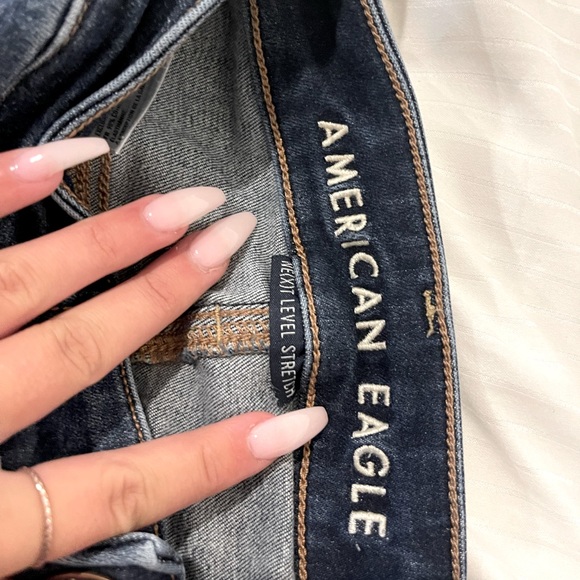 |Ripped blue jeans from American eagle| size 6| - Picture 5 of 6
